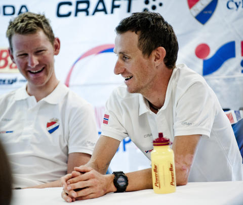 RUTINERTE HJELPEGUTTER: Gabriel Rasch (35) har hovedansvar for Thor Hushovd, mens Kurt Asle Arvesen (36) er Edvald Boasson Hagens dedikerte hjelpemann underveis i VM-l�ypa i morgen. Foto: Thomas Rasmus Skaug, Dagbladet