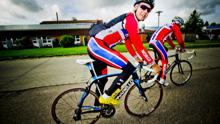 KAN HVER SVING: Edvald Boasson Hagen har brukt YouTube-videoen i oppladningen til VMs fellesstart. Foto: Thomas Rasmus Skaug, Dagbladet