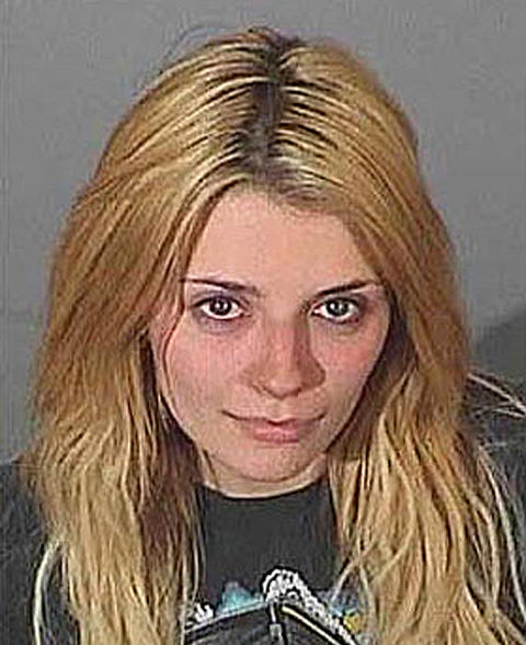 GAMLEMODELLEN: Fjor�rets ansikt for Philipp Pleins kolleksjon var den tidligere �The O.C.�-stjerna Mischa Barton (25). Hun byttes n� ut med Lindsay Lohan. Foto: Scanpix