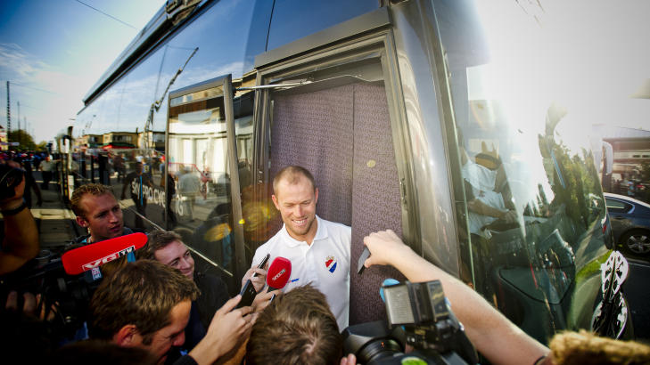 VIL HA �N SJEF: Hushovd klarte � smile til tross for skuffelsen. Men da han m�tte norsk presse utenfor den innleide Team Sky-bussen sa Hushovd ogs� at han vil at Norge satser p� �n kaptein i neste VM. Foto: Thomas Rasmus Skaug
