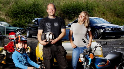 Bilmekanikeren: Audun jobber med motorer, er gift og har to barn, og viser meg gjennom det som kunne v�rt livet mitt.
Foto: Agnete Brun / Dagbladet