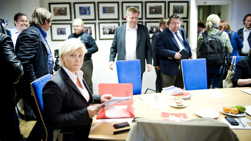 Presset: Frp-leder Siv Jensen gj�r seg klar for partiets f�rste sentralstyrem�te uten B�rd Hoksrud mandag formiddag. Foto: Benjamin A. Ward / Dagbladet