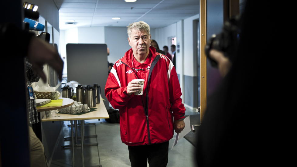 STRAFFER INGEN SPILLERE: Drillo sier de skal ta en runde med landslagsgjengen foran neste landskamp, om hva begrepet �frihet under ansvar� egentlig betyr. - Utover de f�r den (byturen) ingen konsekvenser, sier han. 
Foto: Aleksander Andersen / Scanpix