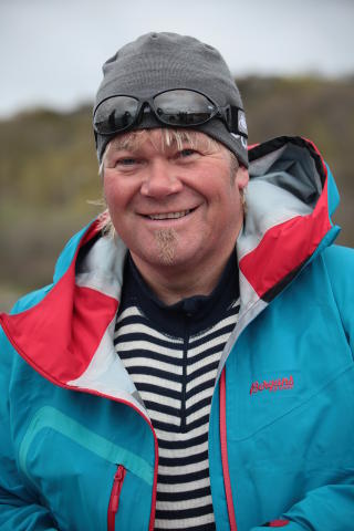 JAN TORE MEHLEN: M�tte ned i kjelleren og hente energi flere ganger i kveldens episode av �71 grader nord�. Foto: Matti Bernitz/TV Norge