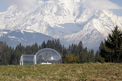 STORSL�TT: Det � sove under �pen himmel blir litt emr komfortablet n�r man kan gj�re det inne i et telt. FOTO: Bubbletree