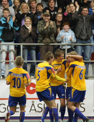 Fem toppklubber kan miste lisensen