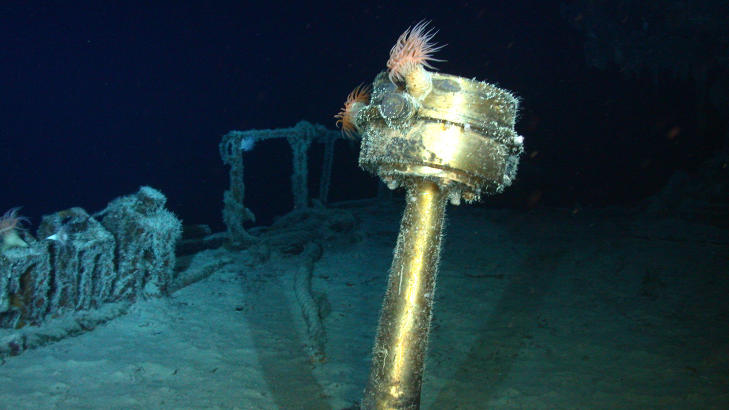 MILLIARDFUNN: Et av kompassene ombord p� SS Gairsoppa skinner p� havbunnen. Foto: ODYSSEY MARINE EXPLORATION/AFP/Scanpix