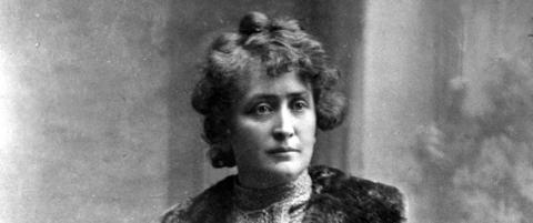 Fra butikkjomfru til nasjonsbygger