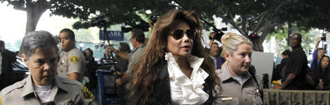 STORES�STER: La Toya Jackson er ogs� tilstede. Foto: EPA/PAUL BUCK