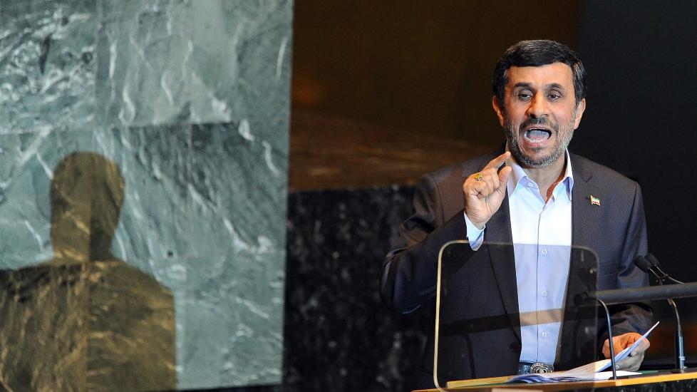 S�R TVIL: Under forrige ukes FN-tale s�dde Ahmadinedjad tvil om den offisielle forklaringen p� 11.september-angrepene. Under talen sa Mahmoud Ahmadinedjad at �de mystiske 11.september-hendelsene� hadde blitt brukt som unnskyldning for � g� til krig mot Afghanisatn og Irak. Foto: EPA/ANDREW GOMBERT/SCANPIX