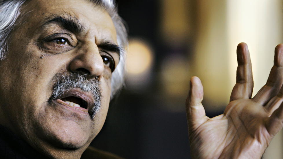 SKANDALEKOMIT�: Tariq Ali mener den norske Nobelkomiteen b�r skiftes ut. Bort med politikere og inn med fredseksperter, er hans r�d. Foto: Frank Karlsen / Dagbladet
