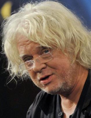 - Folk har v�rt ute etter meg i mange �r