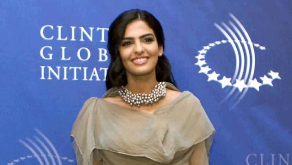 BILKJ�RER: Prinsesse Amira Al-Taweel i Saudi Arabia kjermper for kvinnenes rett til � kj�re bil i hjemlandet. Her deltar hun i Bill  Clinton Globale Initiativ i New York i September i �r. Foto: Scanpix/REUTERS/Allison Joyce