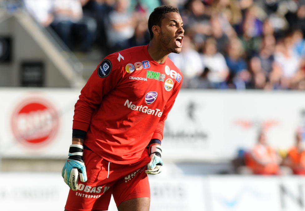 BENKES: Adam Larsen Kwarasey har kommet for seint p� to Godset-treninger denne uka. N� settes f�rstekeeperen p� benken mot Odd.Foto: Ned Alley / Scanpix