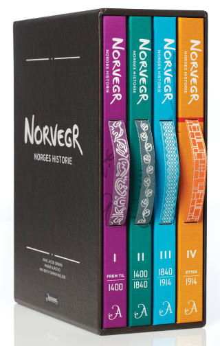 �Norvegr. Norges historie� Aschehoug 2011. Bind 1. Frem til 1400. Av Hans Jacob Orning. Bind 2. 1400-1840. Av Magne Nj�stad. Bind 3. 1840-1914. Av May Brith Ohman Nielsen. Bind 4. Etter 1914.  Av May Brith Ohman Nielsen.