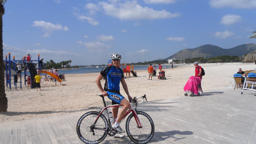 FRASTJ�LET: Lars Wessel Hansen (28) ble frastj�let sykkelen til 60 000 kroner mens han var p� treningsleir p� Mallorca. Han snur ikke ryggen til en ul�st sykkel igjen. FOTO: Privat