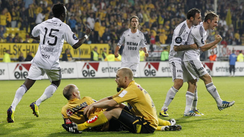M�LFEST: Morten Moldskred (t.h.) omfavnes av Rade Prica etter sin f�rste av to scoringer. LSK ledet 1-0 til pause, men Rosenborg vant til slutt 2-5 p� �r�sen. Foto: H�kon Mosvold Larsen, Scanpix