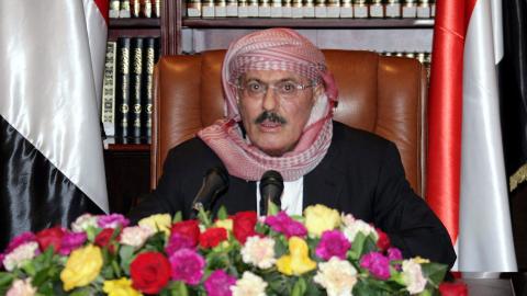 FORHATT MANN:  Helt siden januar har stadig flere jemenitter v�rt ute i gatene og demonstrert mot president Ali Abdullah Saleh, som har styrt Jemen med hard og langt fra demokratisk h�nd siden 1990. Men kilder antyder n� overfor CNN at s�rlig Saudi-Arabia, og kanskje ogs� USA, synes det er mer komfortabelt � ha en lite demokratisk Saleh ved makta, enn mulig kaos og borgerkrig hvis han g�r av. Foto: Epa/Scanpix