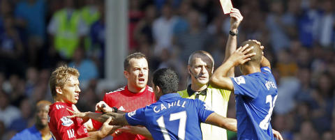 Liverpool slo Everton etter tvilsom utvisning