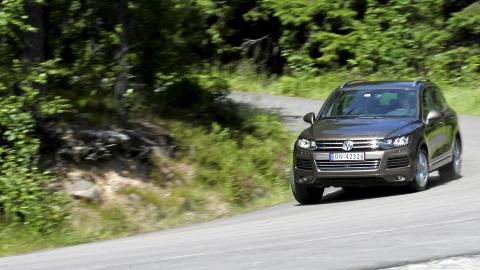 BESTE DYRE: Volkswagens store SUV, Touareg, stakk av med seieren for biler over 390 000 kroner. Her til lands koster den imidlertid en god del mer. FOTO: Andreas Handeland