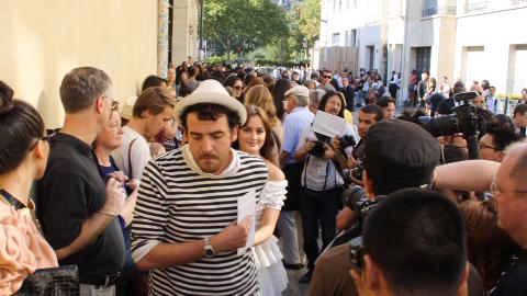 P� SHOW: Leighton Meester kom h�nd i h�nd med mannen i hatt og stripete genser. Foto: Hege Varsi/DAGBLADET