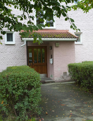 Hevder han ble holdt fanget av avd�de