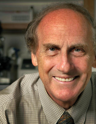 Ralph Steinman d�de fredag, ble tildelt Nobelprisen i dag