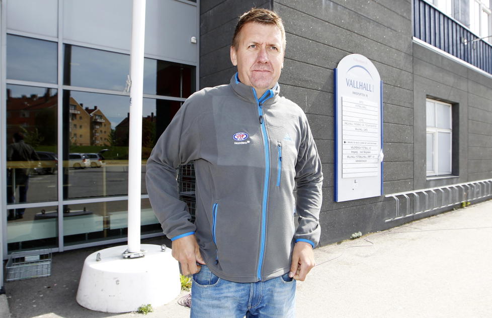 KUTTER FIRE �RSVERK: V�lerenga-direkt�r P�l Breen sier klubben m� kutte fem millioner i sport og fem millioner i administrasjon i neste �rs budsjett. Det betyr blant annet at fire �rsverk forsvinner.Foto: SCANPIX