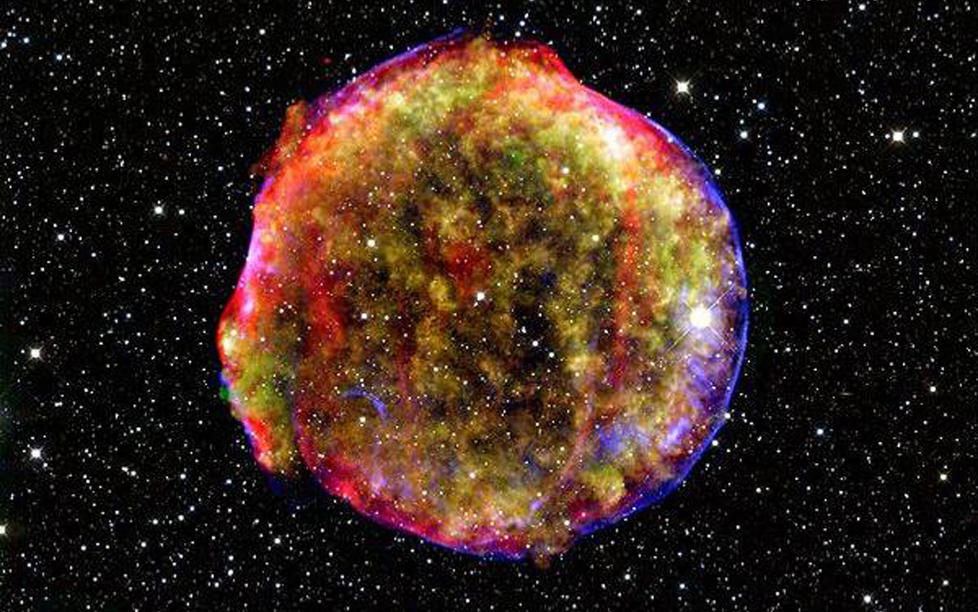 OPPSIKTSVEKKENDE: Ved � studere restene fra type Ia supernovaer, som i bildet, fant Nobelpris-vinnerne ut at universets ekspansjon akselererer. P�standen slo ned som en bombe p� slutten av 90-tallet, men har blitt st�ende som en av de store oppdagelsene innen kosmologien. Foto: AFP PHOTO/NASA/MPIA/CALAR ALTO OBSERVATORY/OLIVER KRAUSE/SCANPIX