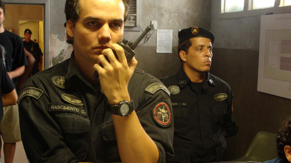 RASENDE I RIO: Wagner Moura spiller den nidkj�re korrupsjonskrigeren i �Tropa de Elite - N�del�s Fiende�