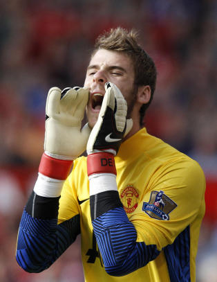 Lagkompisene erter de Gea med smultring-gaver