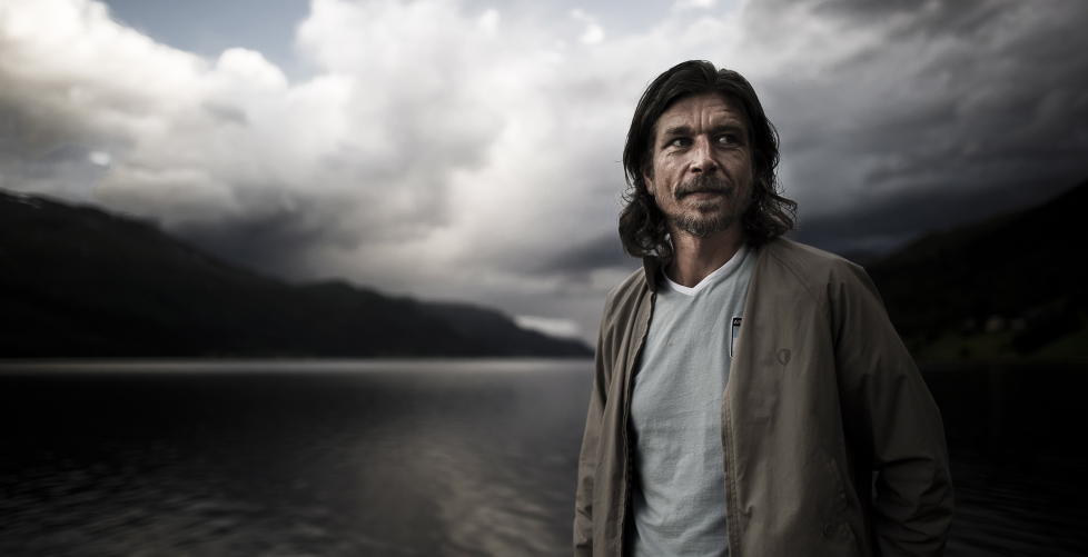 ORD N�R DET SPR�KL�SE: I august skrev en gruppe forfattere, blant annet Karl Over Knausg�rd, ned sine tanker etter terroren. Antologien gir nye ord og stier inn i det ufattelige. Foto: H�kon Eikesdal