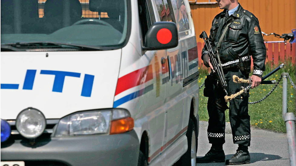 BEV�PNET: Politiet i Hordaland m� stadig oftere iverksette bev�pning. I �rets sju f�rste m�neder bev�pnet politiet i distriktet seg 175 ganger. Illustrasjonsfoto: P�l Terje St�tvig/Dagbladet