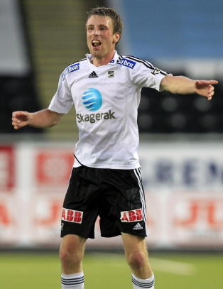 - Ingen liker vel � g� ned i l�nn