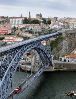 Utrolig nok l�ftes du opp ved hjelp av vannmassene