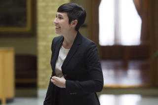 DET VAR JO FREDAG: Så det passet ikke med Libya-orientering for lederen av Stortingets utenriks- og forsvarskomité, Ine Marie Eriksen Søreide. Foto: Heiko Junge / Scanpix. DET VAR JO FREDAG: Så det passet ikke med Libya-orientering for lederen av Stortingets utenriks- og forsvarskomité, Ine Marie Eriksen Søreide. Foto: Heiko Junge / Scanpix.