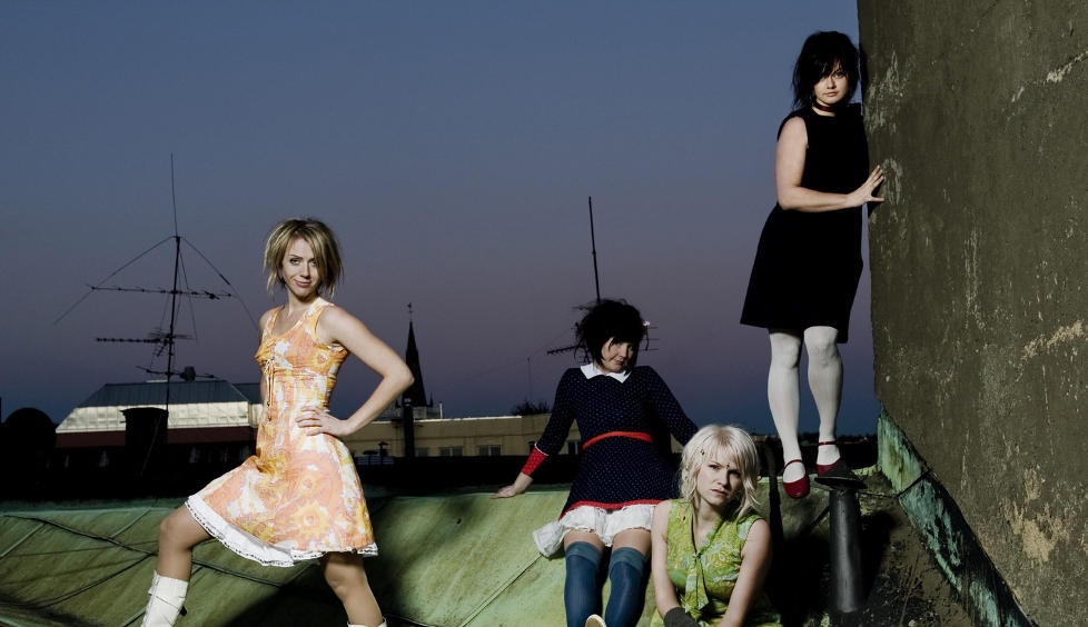 ENERGIFYLT KVARTETT: Katzenjammer spiller p� det meste og h�res ut som alt mulig p� en gang.