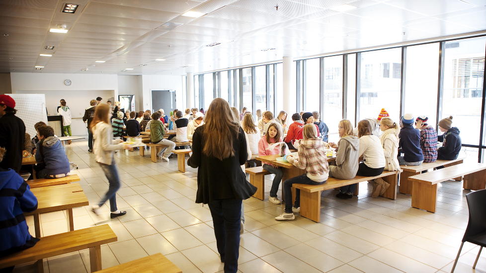 F�R NYE VALGFAG: Ungdomsskoleeleven i �ttende klasse vil fra h�sten av f� nye fag � velge i. Her fra Hundsund ungdomsskole p� Snar�ya i B�rum.Foto: Jon Terje Hellgren Hansen / Dagbladet