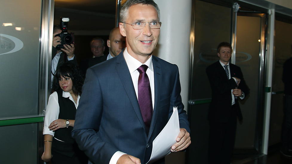 RAMMET:  Norge er rammet av finanskrisa i Europa og USA. Veksten er nedjusterert i budsjettet, sier statsminister Jens Stoltenberg.Foto: Jacques Hvistendahl