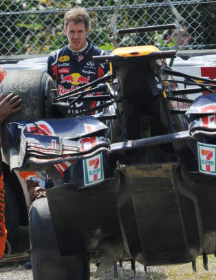 Vettel krasjet p� trening