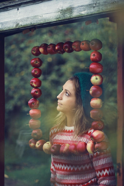 STILTE OPP: - Vennene og familien har alltid stilt opp, uansett om jeg har tabbet meg ut og gjort dumme ting og s�nt. Jeg har f�lt meg oververnet, fordi ting har v�rt s� bra. Da er det lett � bli bekymret og tenke �Hva har jeg gjort for � fortjene dette her, noe m� jo g� galt?� Foto: �se Holte