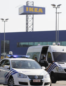 To pågrepet for IKEA-bomber