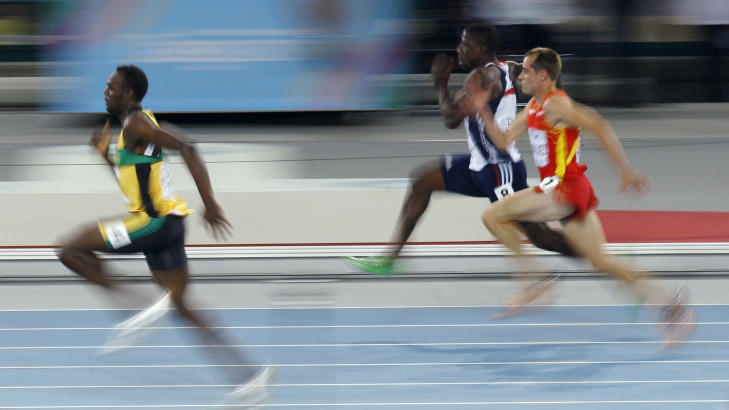 TESTET SEG MOT RONALDO: Den spanske sprinteren Angel David Rodriguez m�lte krefter mot Ronaldo i dokumentaren. Her l�per han mot Usain Bolt og Dwain Chambers under VM i  Daegu i august. Foto: REUTERS/Max Rossi