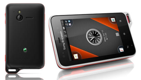 SPORTY: Sony Ericsson markedsf�rer Xperia Active som en telefon for deg som er sporty og/eller er mye utend�rs i all slags v�r. Foto: Sony Ericsson