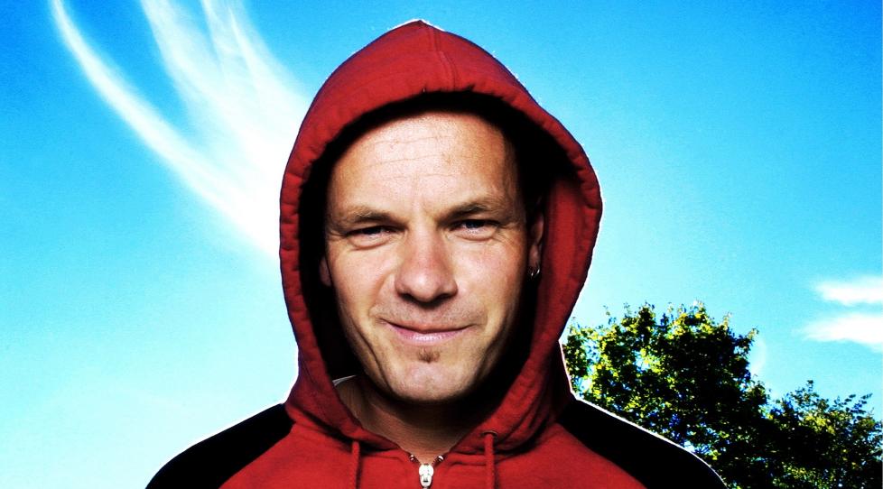 PRISBEL�NT: Harald Rosenl�w Eeg er kjent for prisbel�nte b�ker som �Vrengt� og �Yatzy�, og har blant annet skrevet manus til filmene �Hawaii, Oslo� og �Uro�. Foto: NINA RUUD