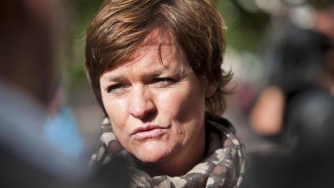 FIKK TELEFON: Bistandsadvokat Mette Yvonne Larsen. Foto: Fredrik Varfjell / Scanpix