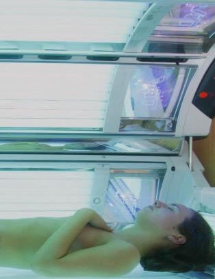 Innf�rer 18-�rsgrense for bruk av solarium i California