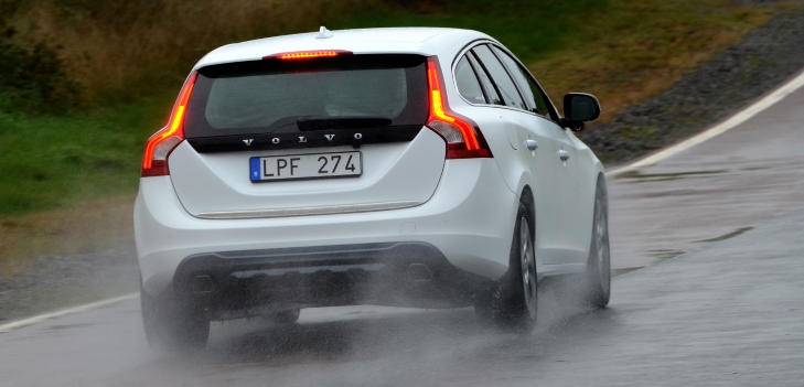 STERK: I �Power�-modus g�r bilen som et uv�r. Elektromotoren eliminerer effekthullet som ofte oppst�r f�r en dieselmotor f�r turbotrykk. Foto: ANDREAS HANDELAND