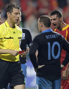 Rooney skriver til Uefa og ber om n�dig behandling