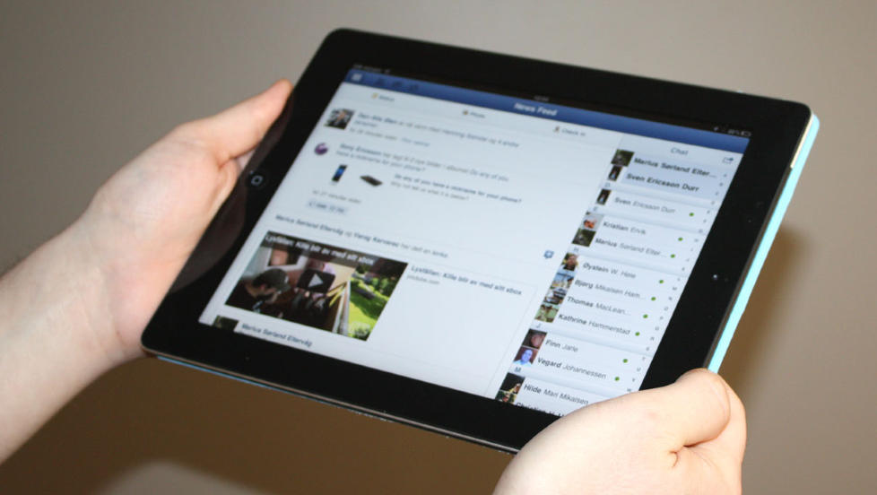 SMART APP: Facebook i iPad-versjon gj�r det enkelt og morsomt � bruke Facebook p� nettbrettet. Marius S. Elterv�g/Mobili.no